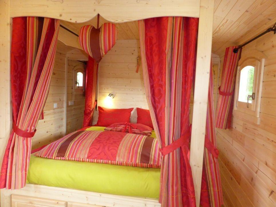 Holiday home La Roulotte De Bourgogne *